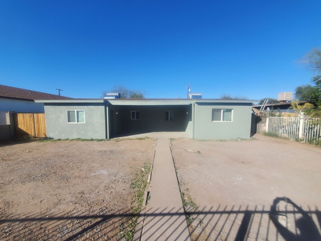 Primary Photo - newly renovated 1bd 1 bth unit in phx