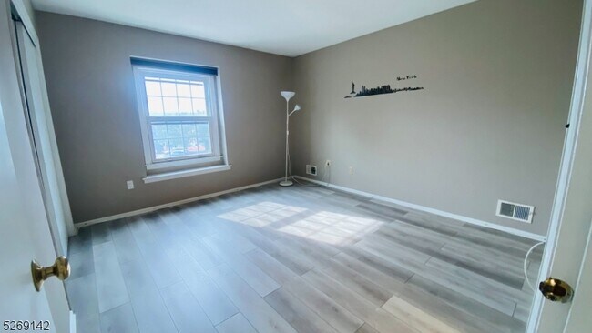 Foto del edificio - 103 Park Ave