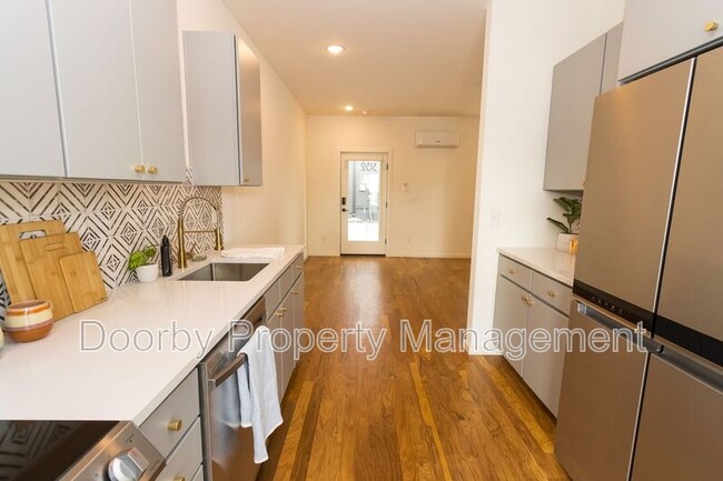 Foto del edificio - 3132 St Elmo Ave