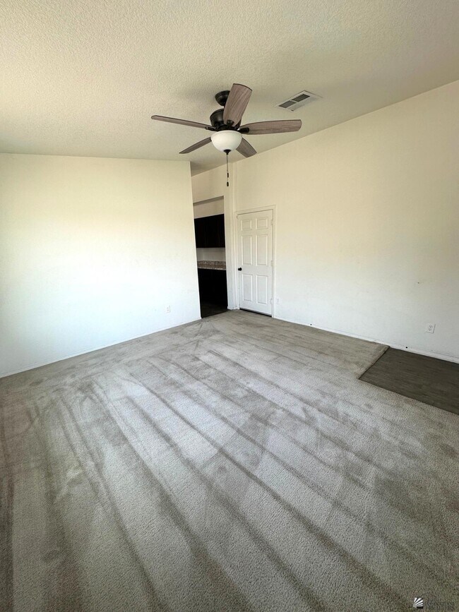 Foto del edificio - 4434 S Cedar Ave