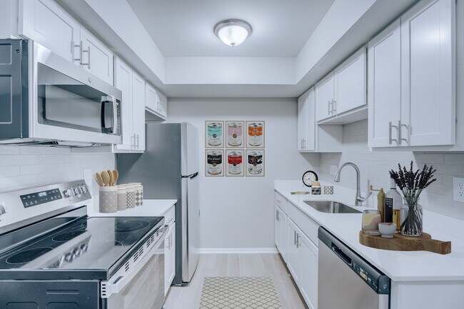 Building Photo - South Grove