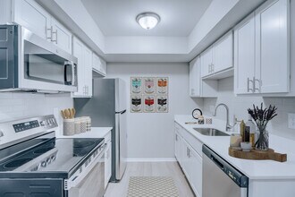 Building Photo - South Grove