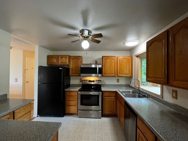 Foto del edificio - Excellent location at an affordable price!