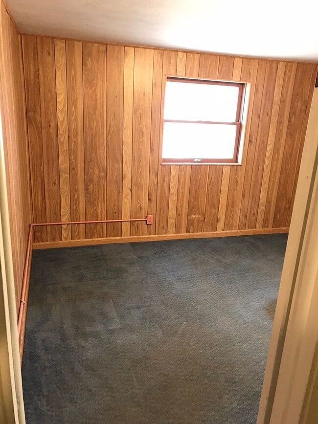 Building Photo - 931 Dewey Street