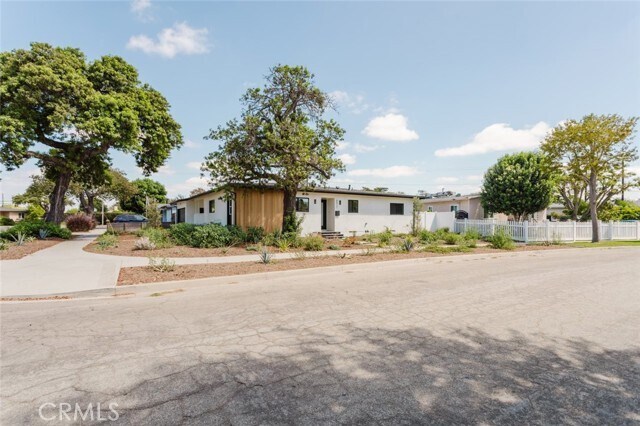 Foto del edificio - 6021 E Oakbrook St