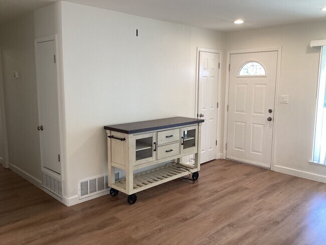 Building Photo - Orcutt Single Story Home- Recently Updated