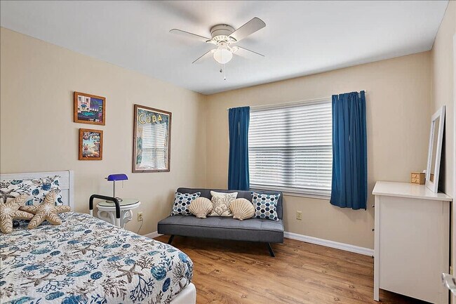 Building Photo - 11411 N Malibu Way