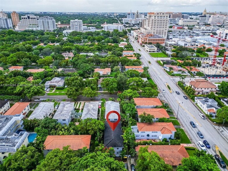 Primary Photo - 411 Santander Ave