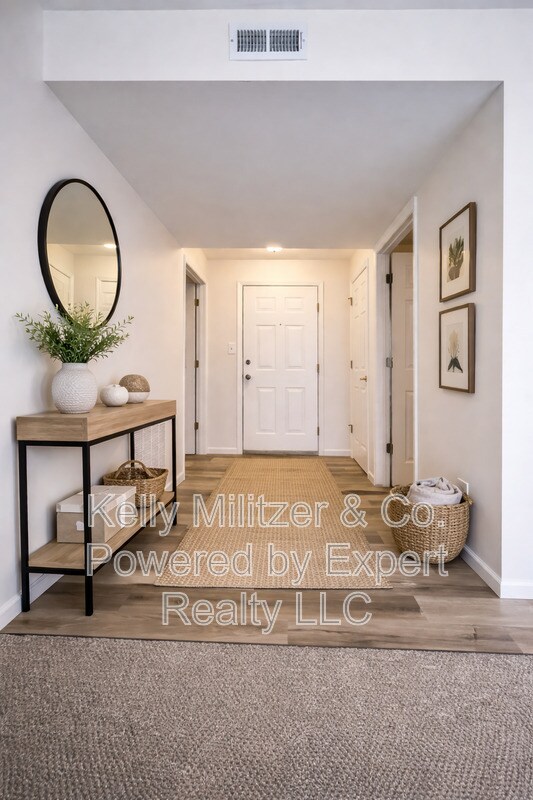 Building Photo - 406 S Church St