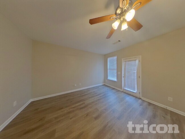 Foto del edificio - 528 Tulip Ln