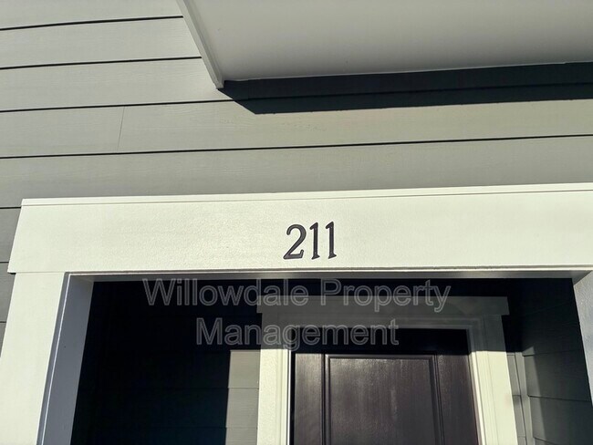 Foto del edificio - 211 Central Townes Wy