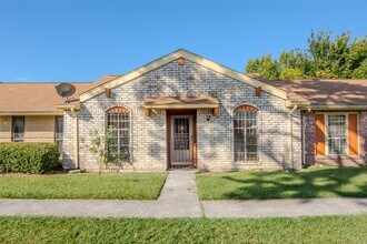 Building Photo - 15259 Buckle Ln