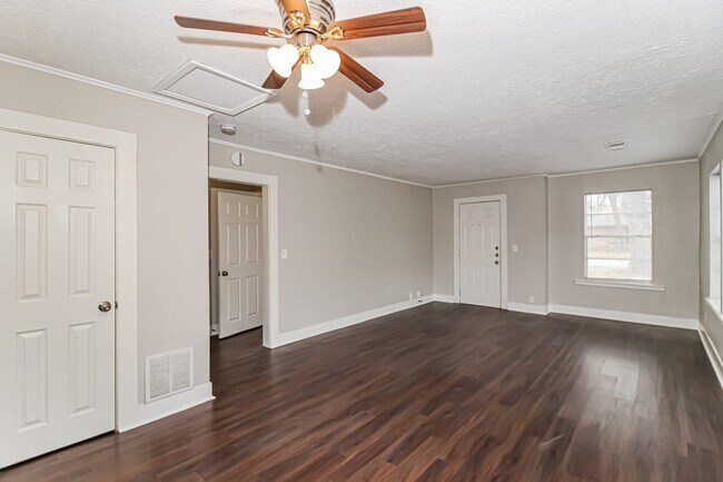 Building Photo - 401 Marshall