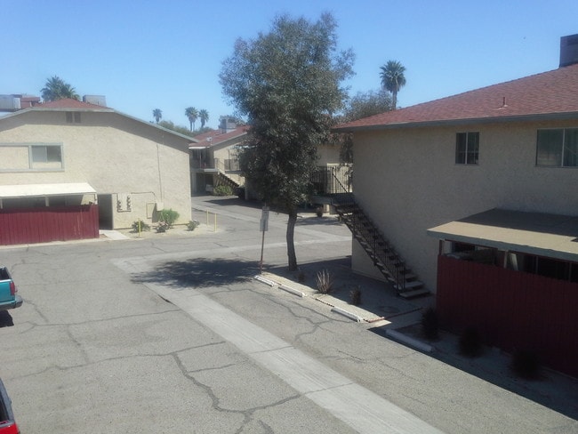 Building Photo - 1705 W Olive Ave