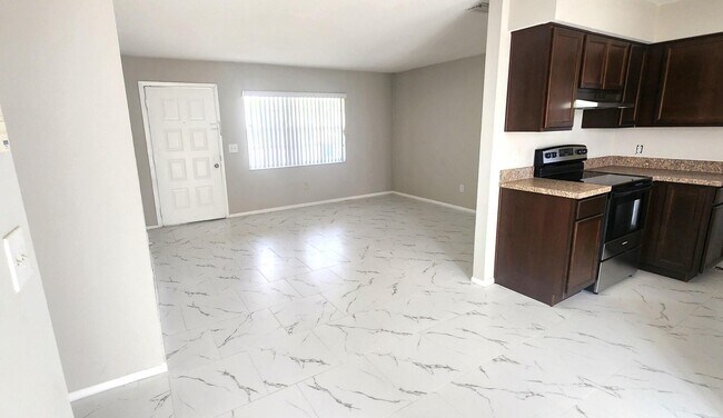 Foto del edificio - 140 Harness Ln