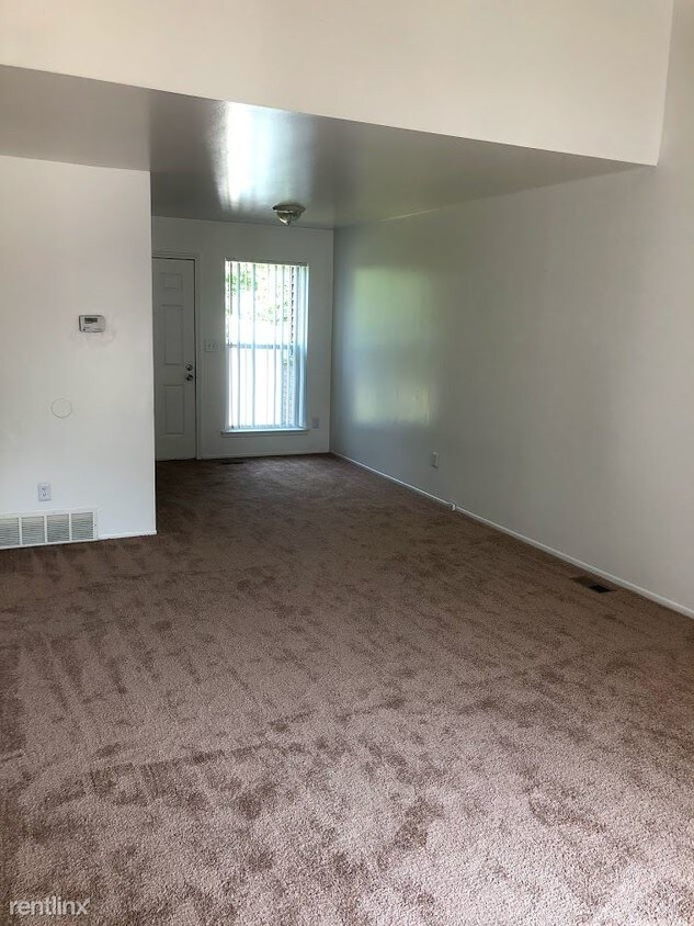 Primary Photo - 1 br, 1 bath Townhome - 649 Villa Dr