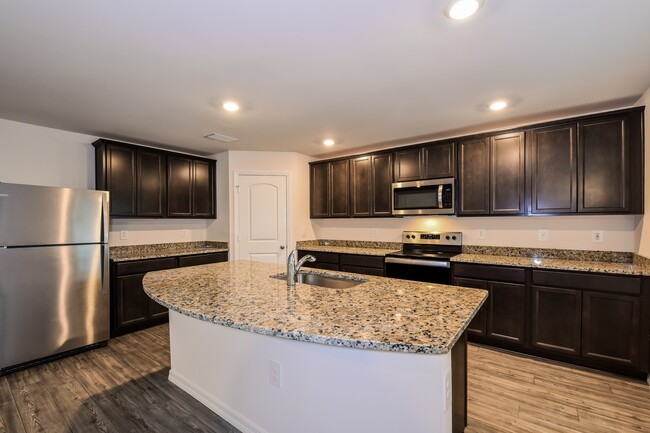 Building Photo - 873 Youngreen Dr