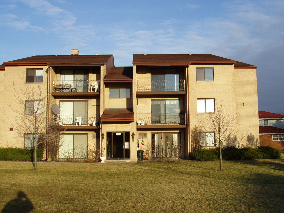 Primary Photo - 9845 Cordoba Ct