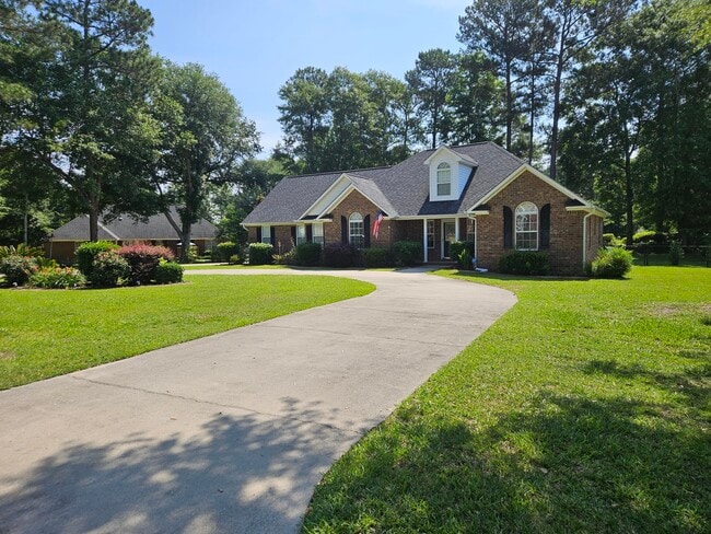 Building Photo - 2947 Sylvan Way