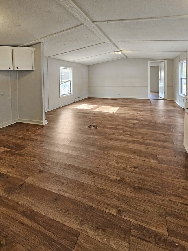 Building Photo - 412 McElhaney Rd