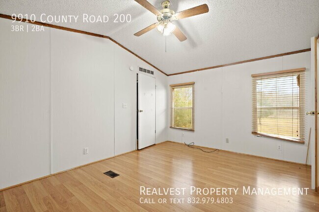 Building Photo - 9910 County Rd 200
