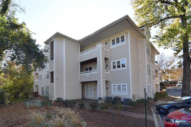 Foto del edificio - 2715 Selwyn Ave