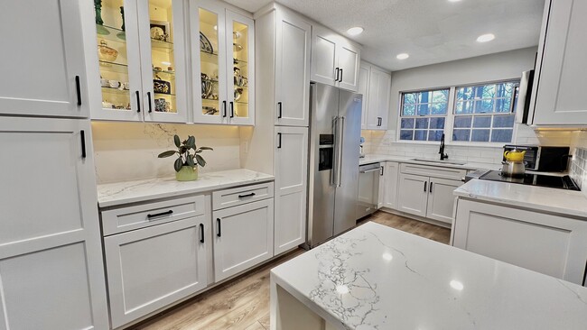 Kitchen w/ island - 3800 Green Ridge Ct