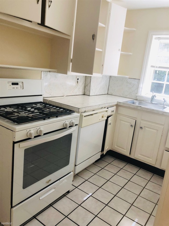 Building Photo - 2 br, 1 bath  - 312 Washington St