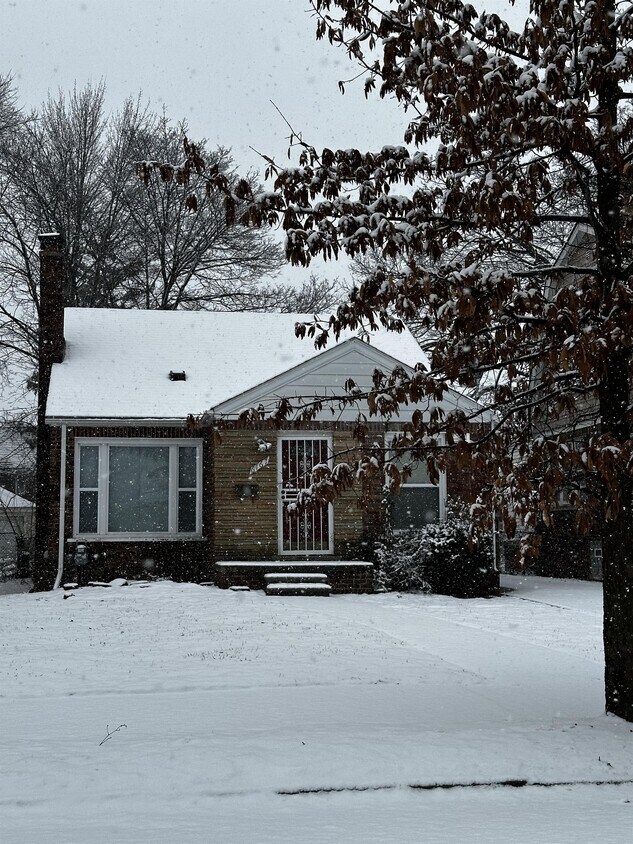 6167 Grayton St, Detroit, MI 48224 House Rental in Detroit, MI