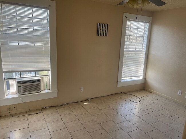 Building Photo - 1410 Fullilove Dr
