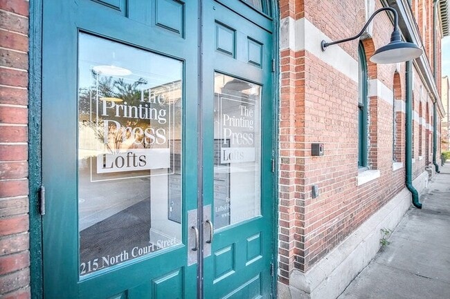 Building Photo - 215 N Court St