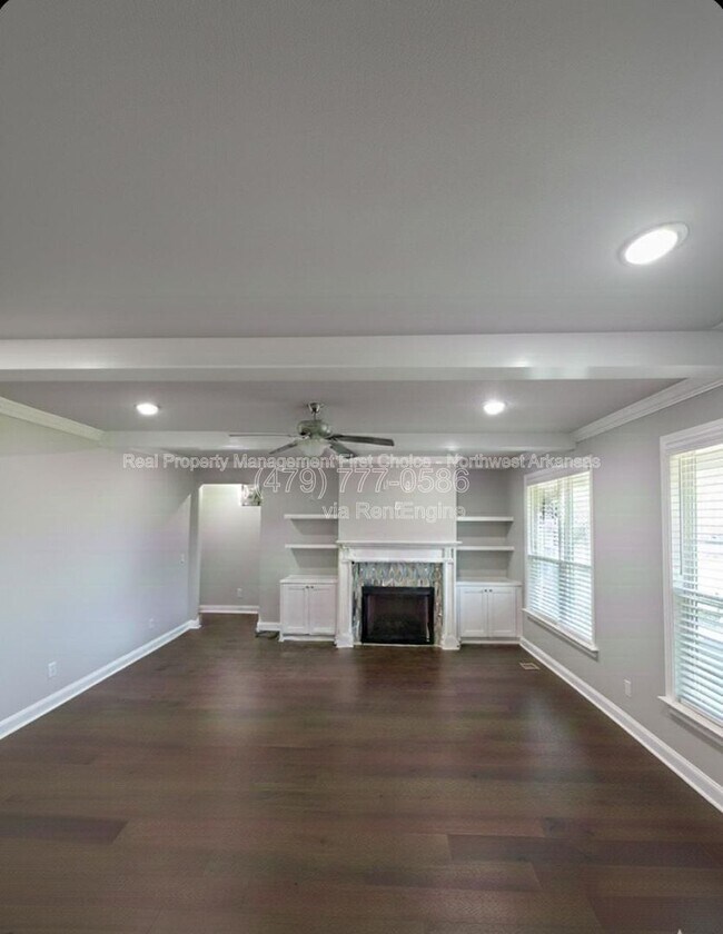 Foto del edificio - 431 Linda Ln