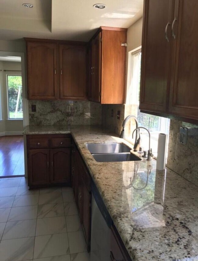 Building Photo - Beautiful 4 bed 3 bath Agoura Hills home