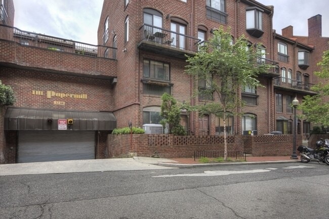 Building Photo - 3240 Grace St NW