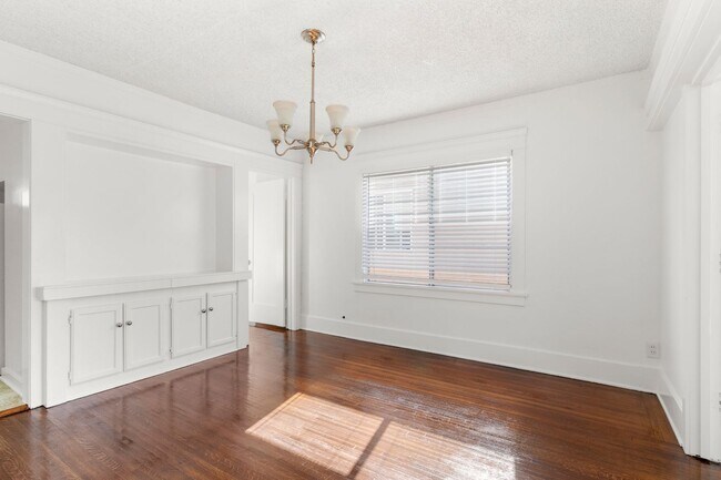 Foto del edificio - 310-316 East 8th St.