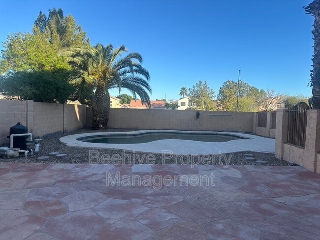 Foto del edificio - 1034 W Juanita Ave