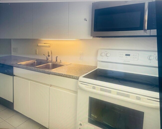 Foto del edificio - 30 Briarwood Rd