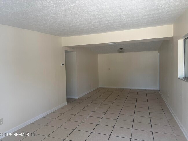 Foto del edificio - 7336 Merrill Rd
