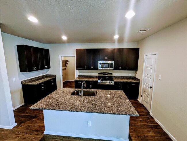 Foto del edificio - 301 Chesterfield Dr