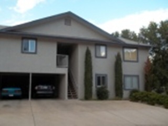 Primary Photo - 220 Grove Ave