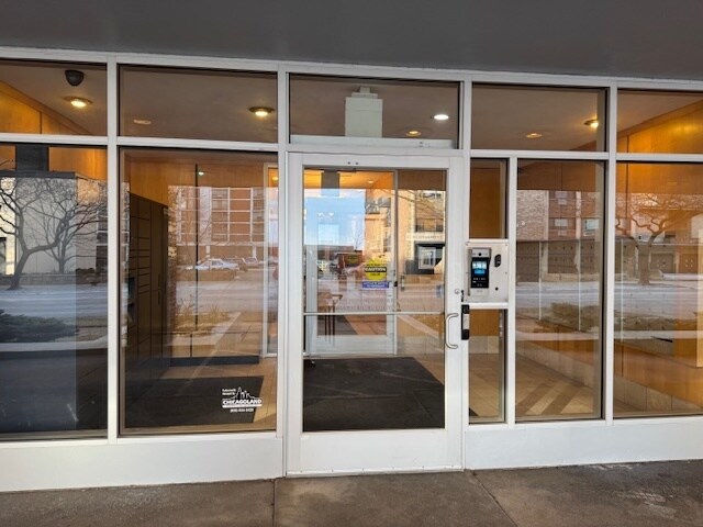 Foto del edificio - 6118 N Sheridan Rd