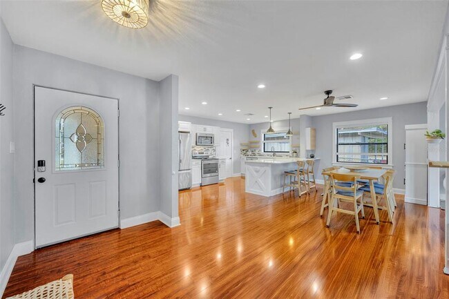 Foto del edificio - 1081 Lake Weldona Dr