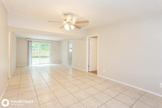 Building Photo - 7705 LAUDERDALE DR N, JACKSONVILLE, FL 32277