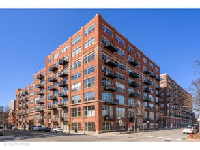Building Photo - 1500 W Monroe St
