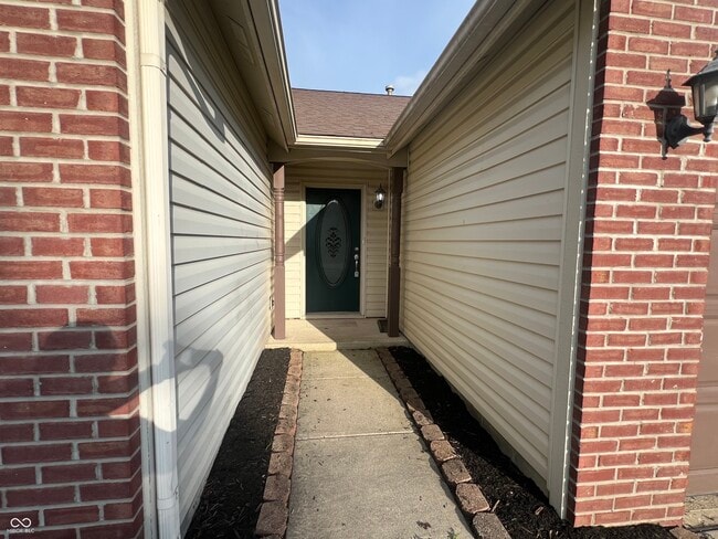 Building Photo - 6735 Lexington Cir