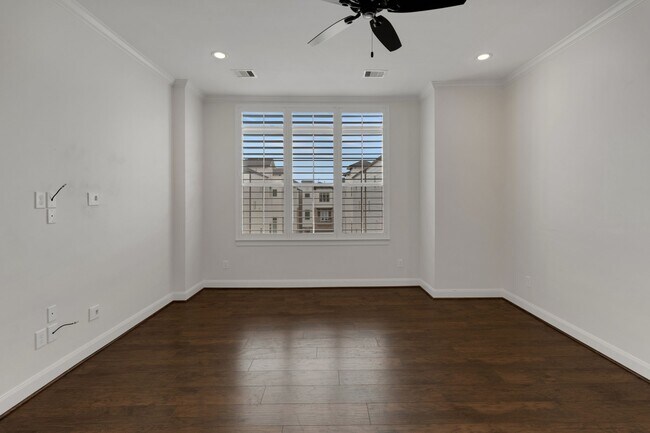 Foto del edificio - 1030 W 26th St