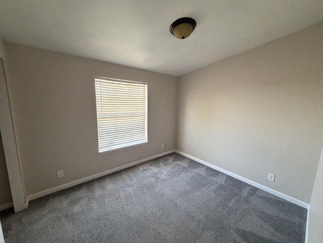 Foto del edificio - Country Living in this 4x2 Home