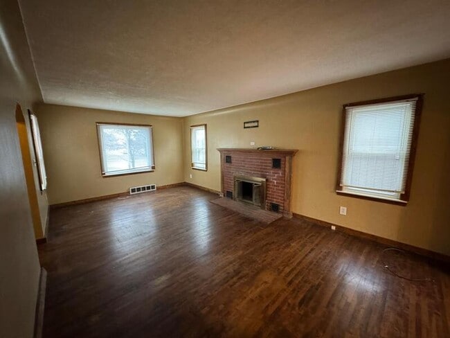 Foto del edificio - 11478 Engleman Rd