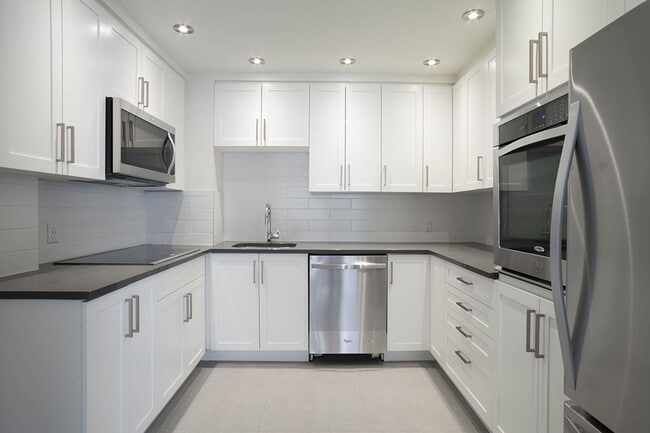 Building Photo - Mountain Place Apartments