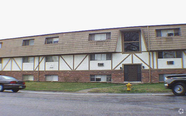 Fort Providence Apartaments - Hawk Point Apartments